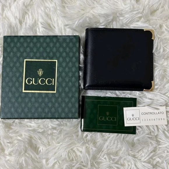 Gucci Black Leather Wallet with Gold Accents - Picture 11 of 16